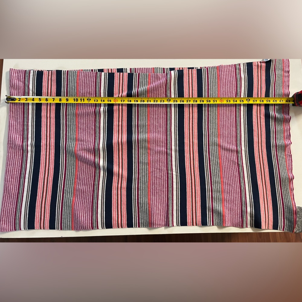 Gap extra large knit striped scarf / wrap - Picture 4 of 7
